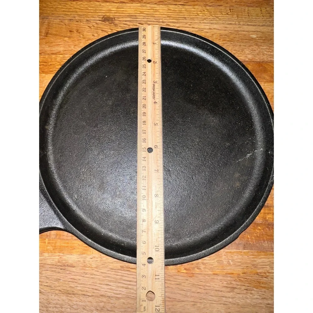 Lodge Cast Iron Griddle Pan 10.5 Inch Round Skillet Made in‎ USA Black Cookware